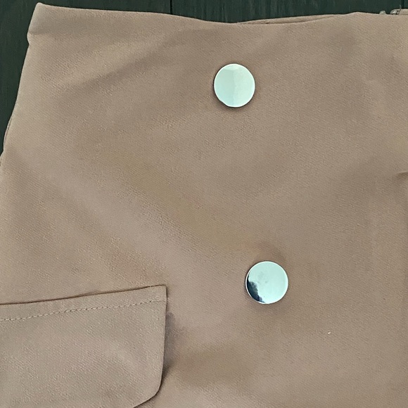 Dynamite pink mini-skirt - Picture 3 of 3